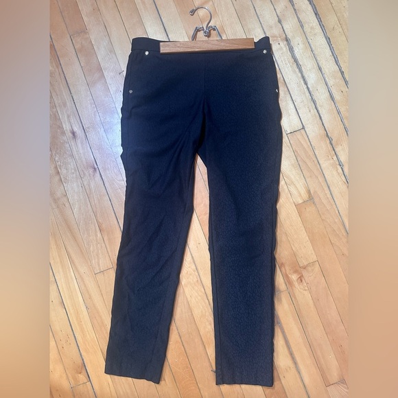 Anne Klein Stretch Pants, Clean Front, Black on Black Leopard Print (Sz 6) - Picture 3 of 10